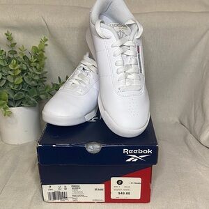 R3-Reebok Princess Womens Walking Shoes, Size 7